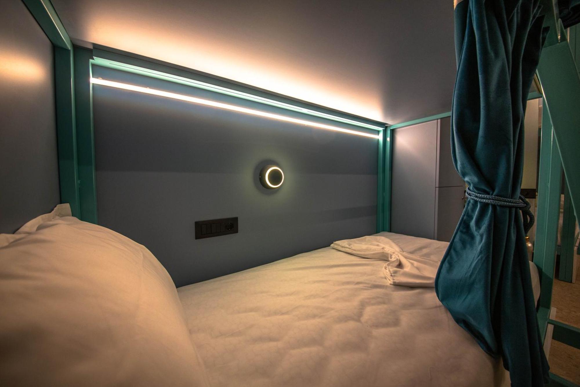 Vega 43 Hostel Sarandë 外观 照片