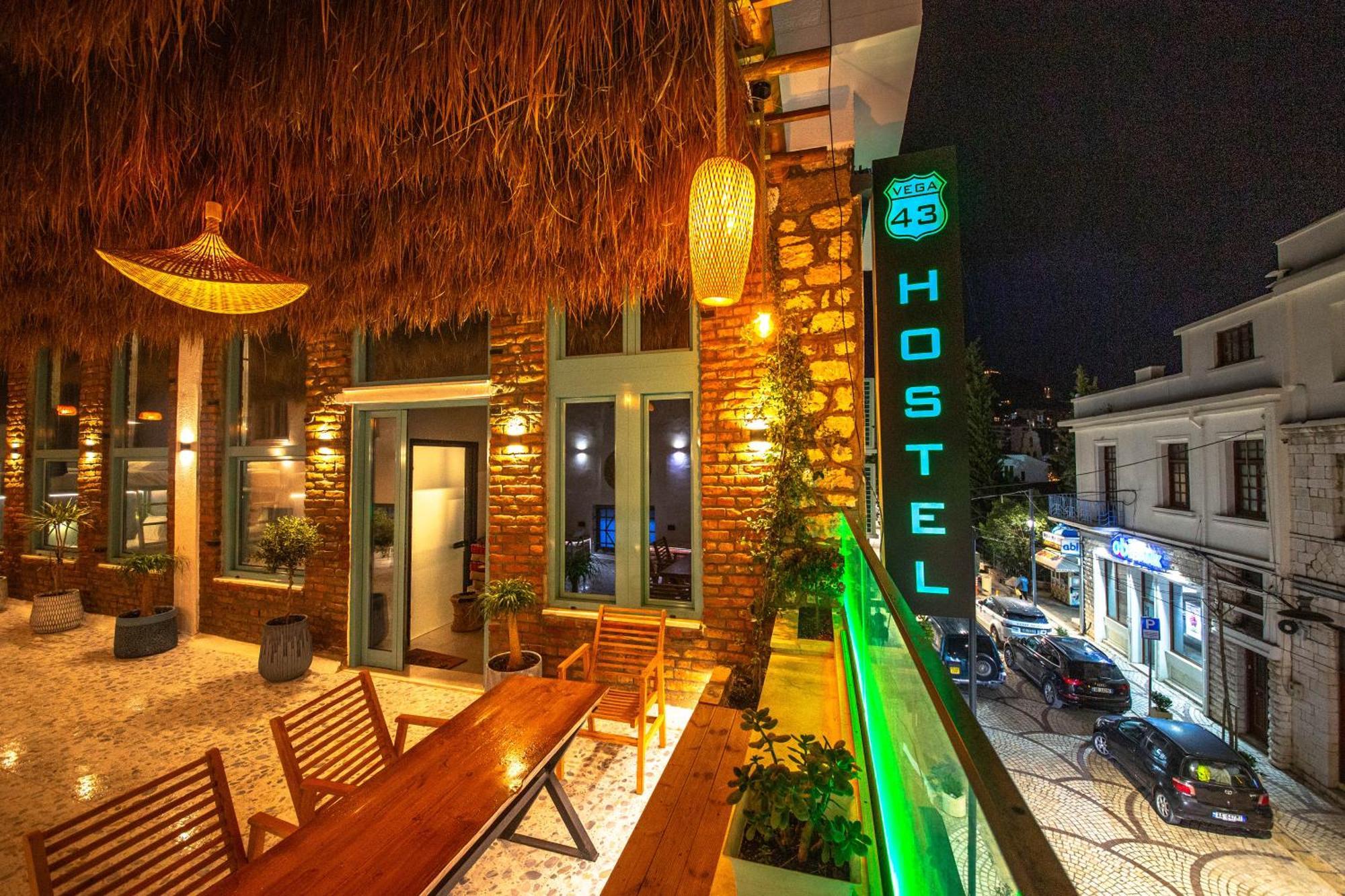 Vega 43 Hostel Sarandë 外观 照片