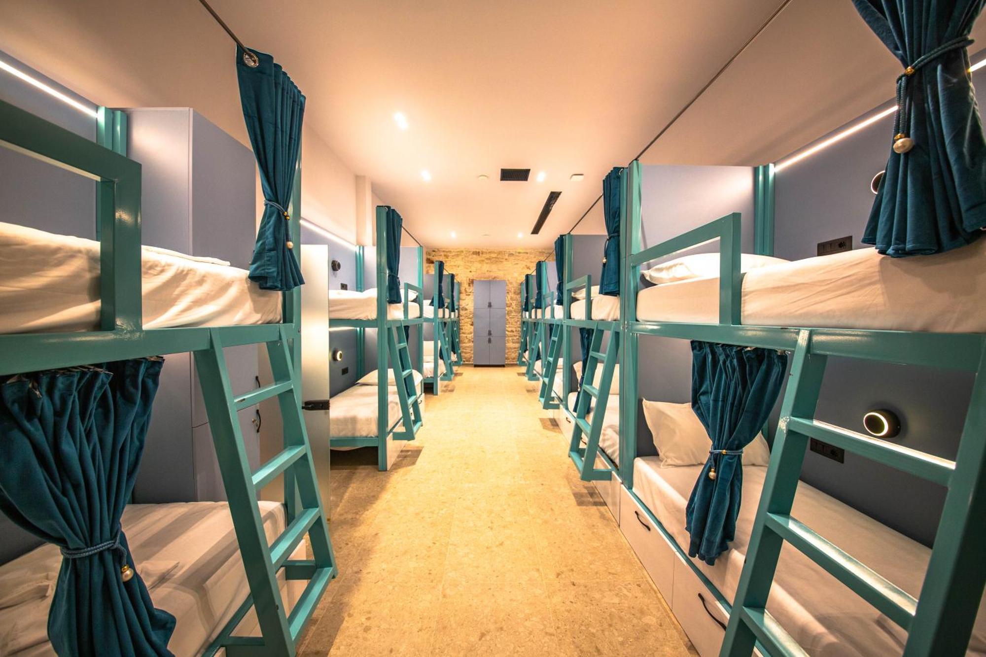 Vega 43 Hostel Sarandë 外观 照片