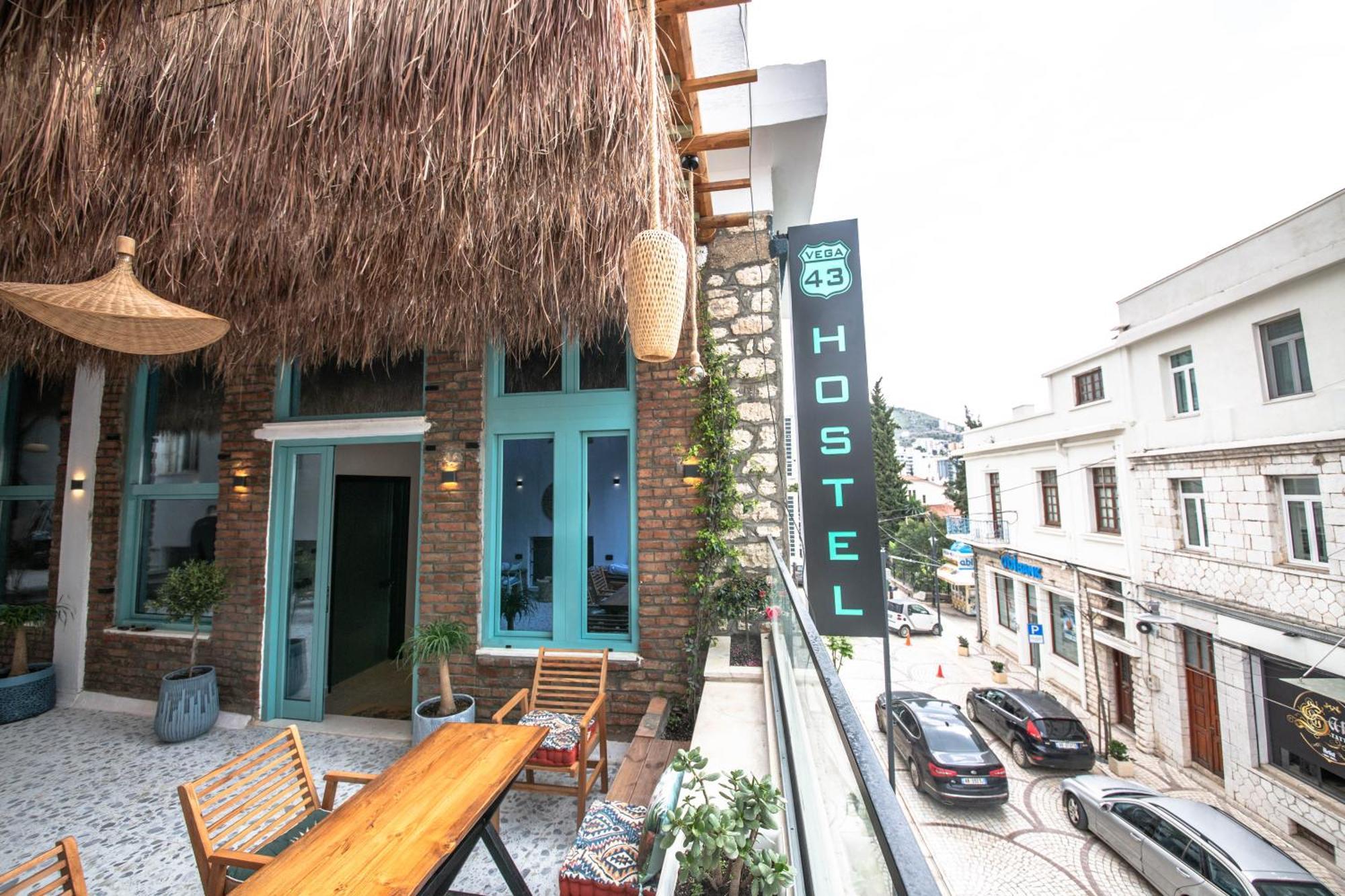 Vega 43 Hostel Sarandë 外观 照片