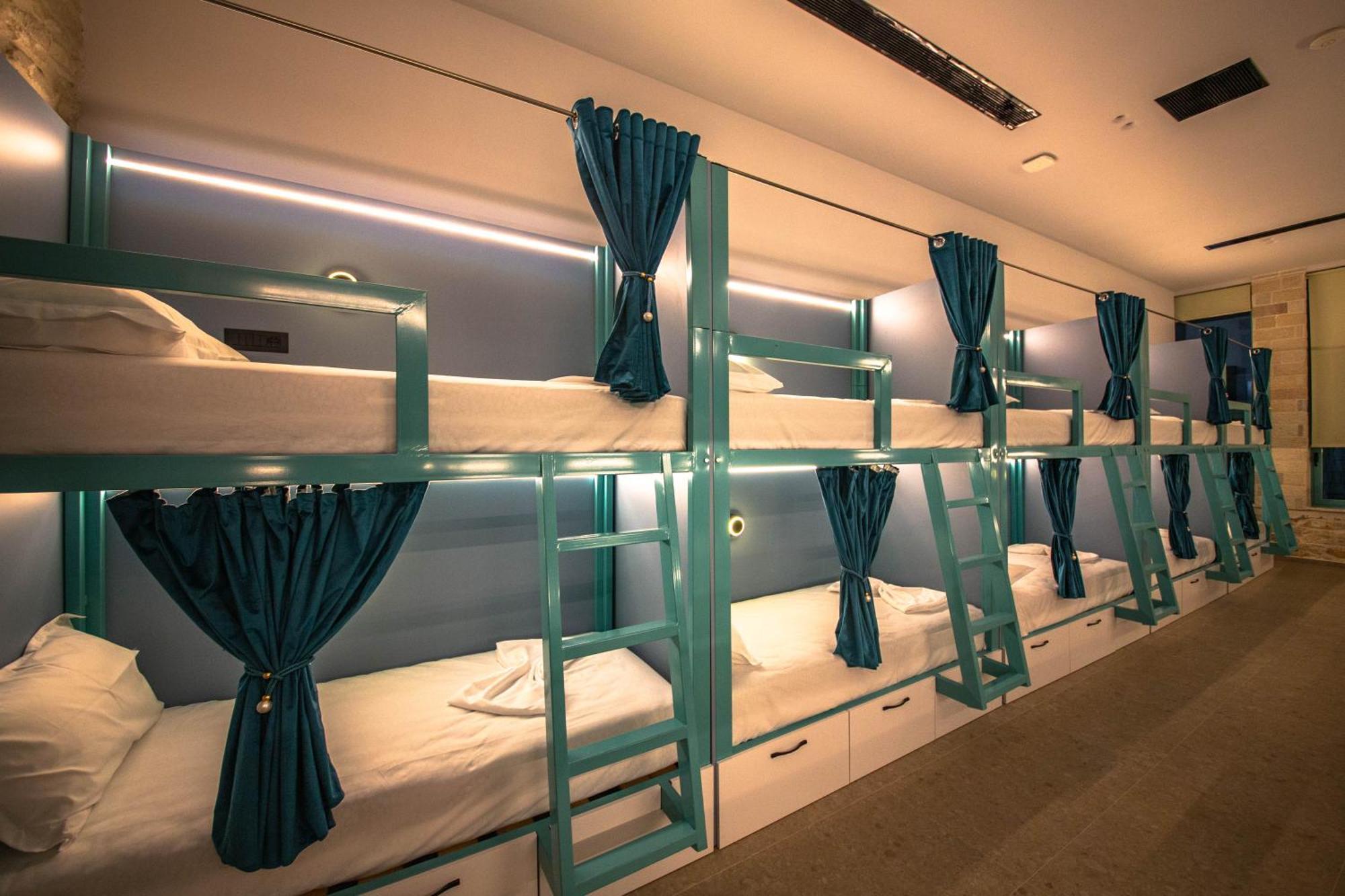 Vega 43 Hostel Sarandë 外观 照片