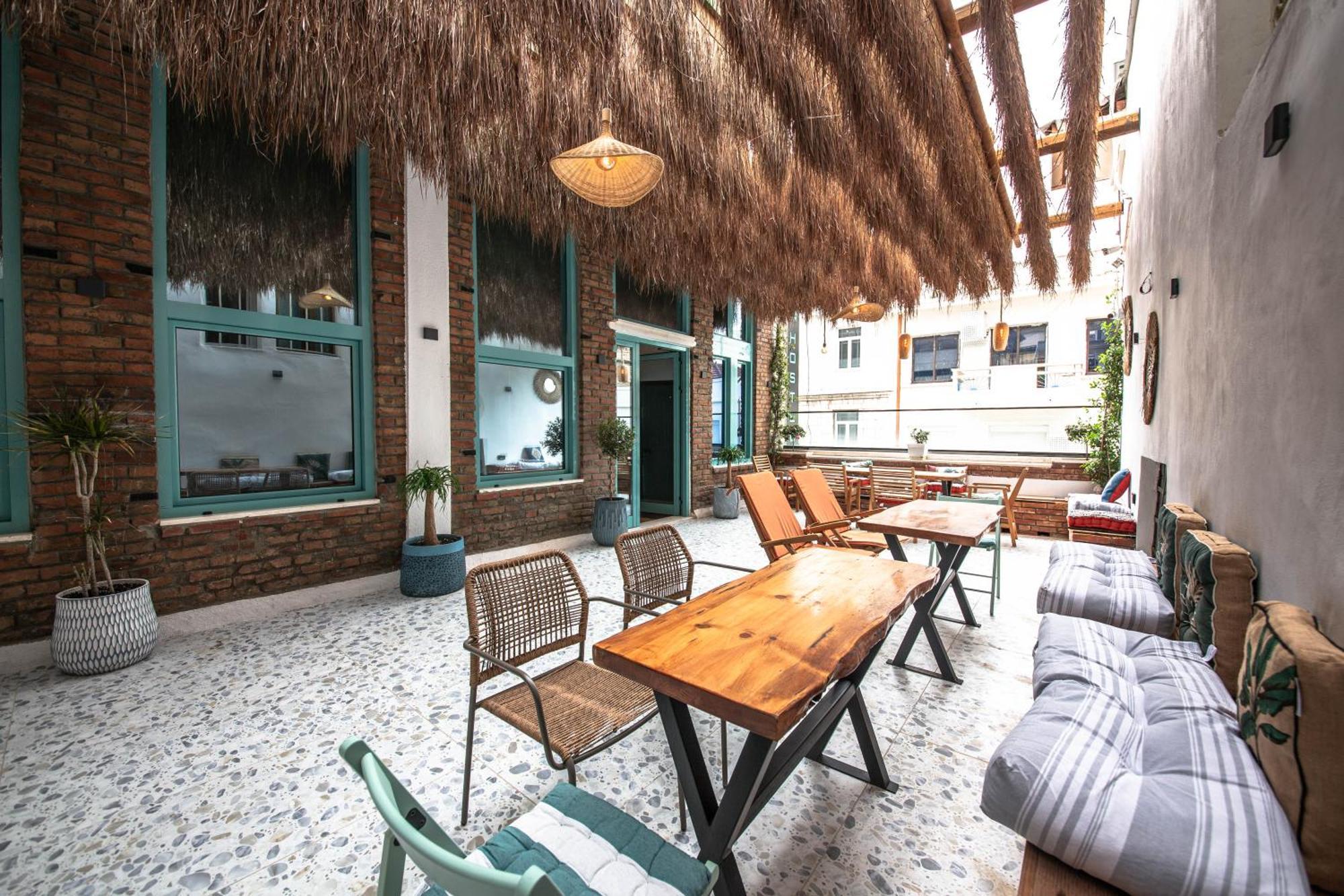 Vega 43 Hostel Sarandë 外观 照片