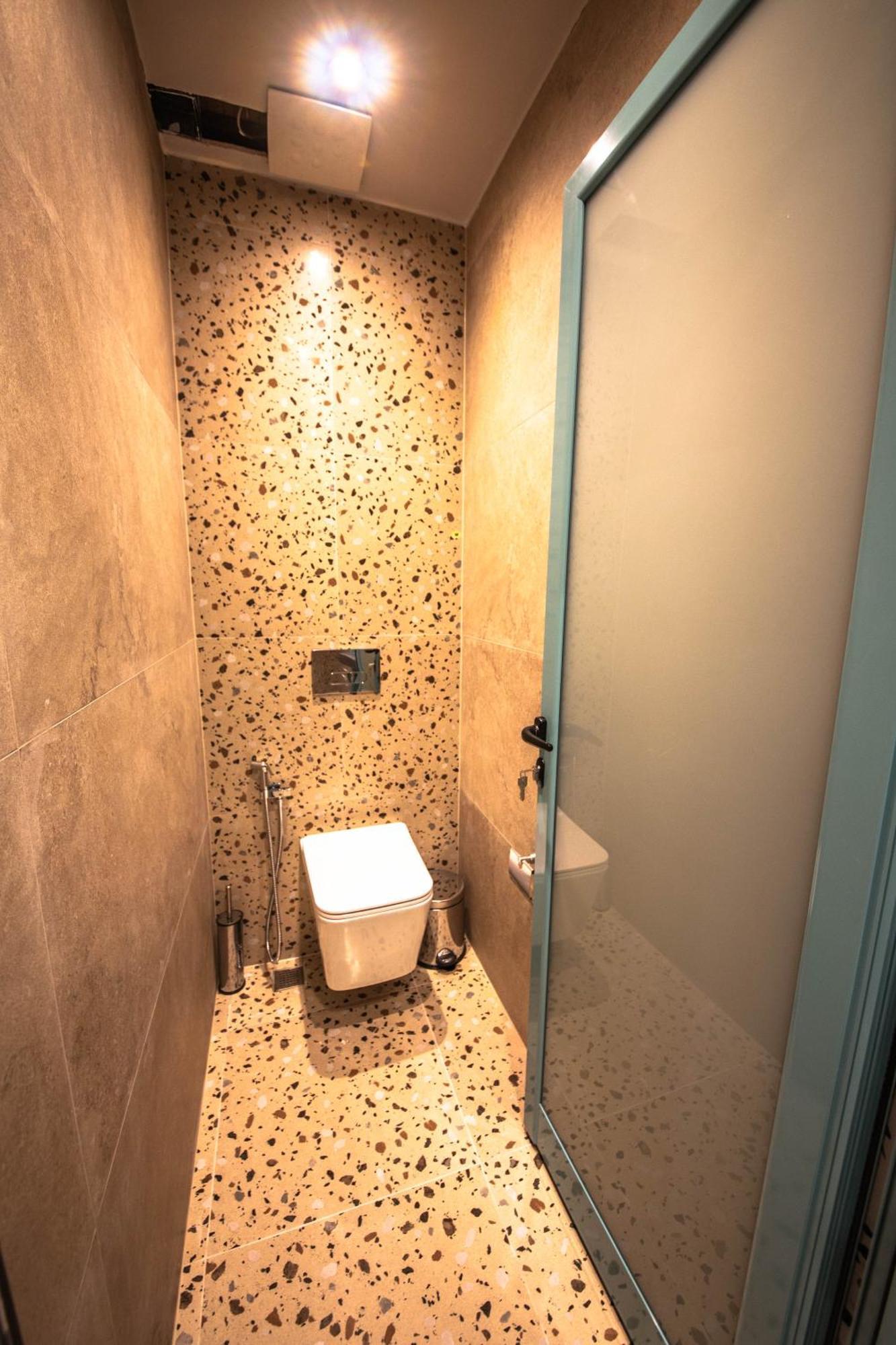 Vega 43 Hostel Sarandë 外观 照片