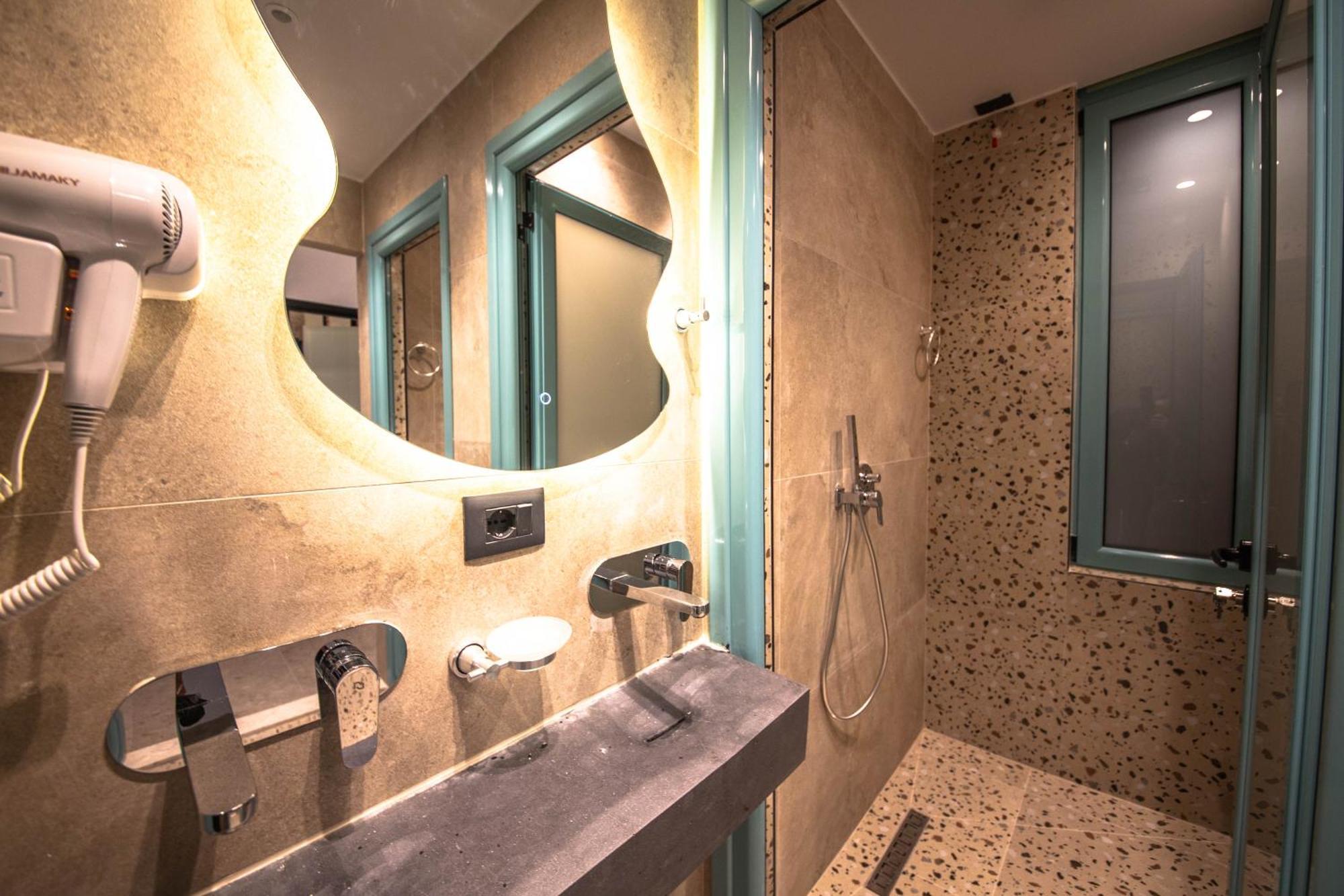 Vega 43 Hostel Sarandë 外观 照片