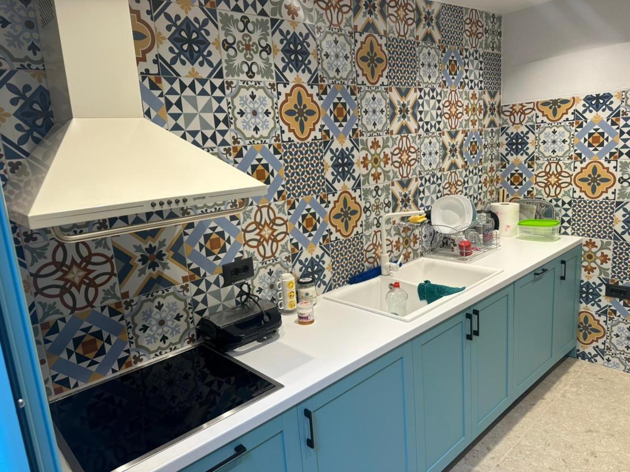 Vega 43 Hostel Sarandë 外观 照片